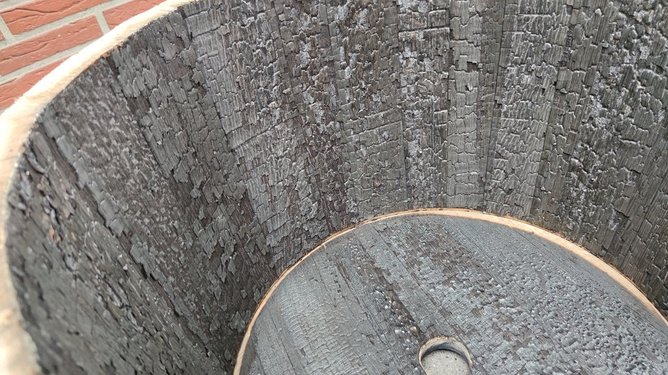 Inside_whisky_cask_by_TorstenMarkscheffel