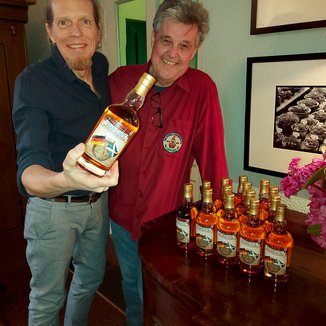 Sharelock_Release_Wup_Thomas+Kay