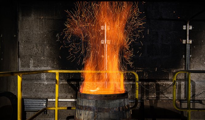 Speyside_Cooperage_cask_charring_by_HeinzFesl_low_res